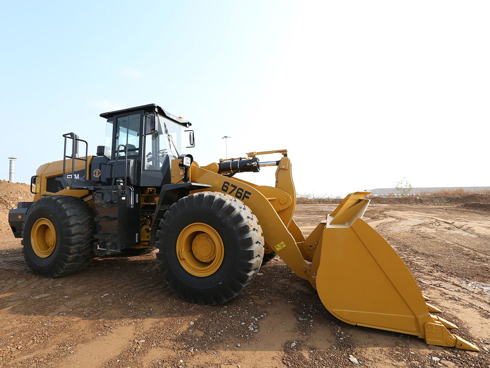 SEM676F front end wheel loader